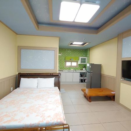 סאוגוויפו Gyulhouse Pension מראה חיצוני תמונה