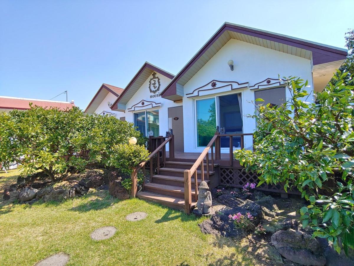 סאוגוויפו Gyulhouse Pension מראה חיצוני תמונה
