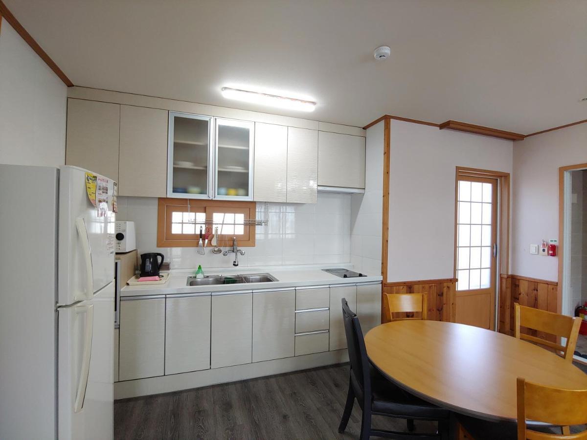 סאוגוויפו Gyulhouse Pension מראה חיצוני תמונה
