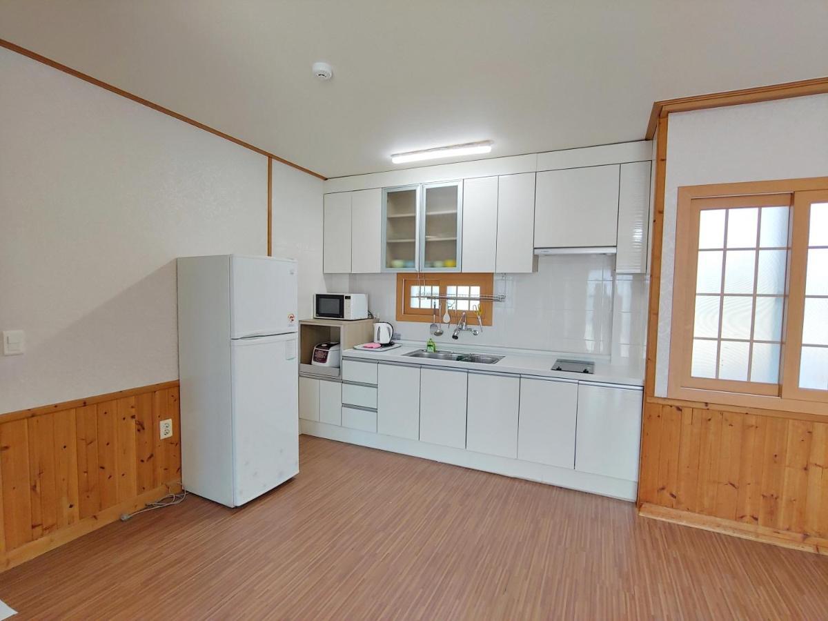 סאוגוויפו Gyulhouse Pension מראה חיצוני תמונה