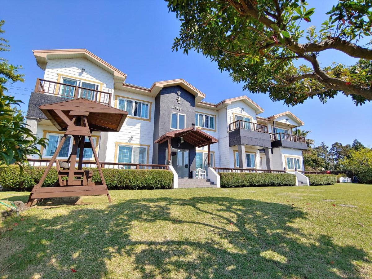 סאוגוויפו Gyulhouse Pension מראה חיצוני תמונה